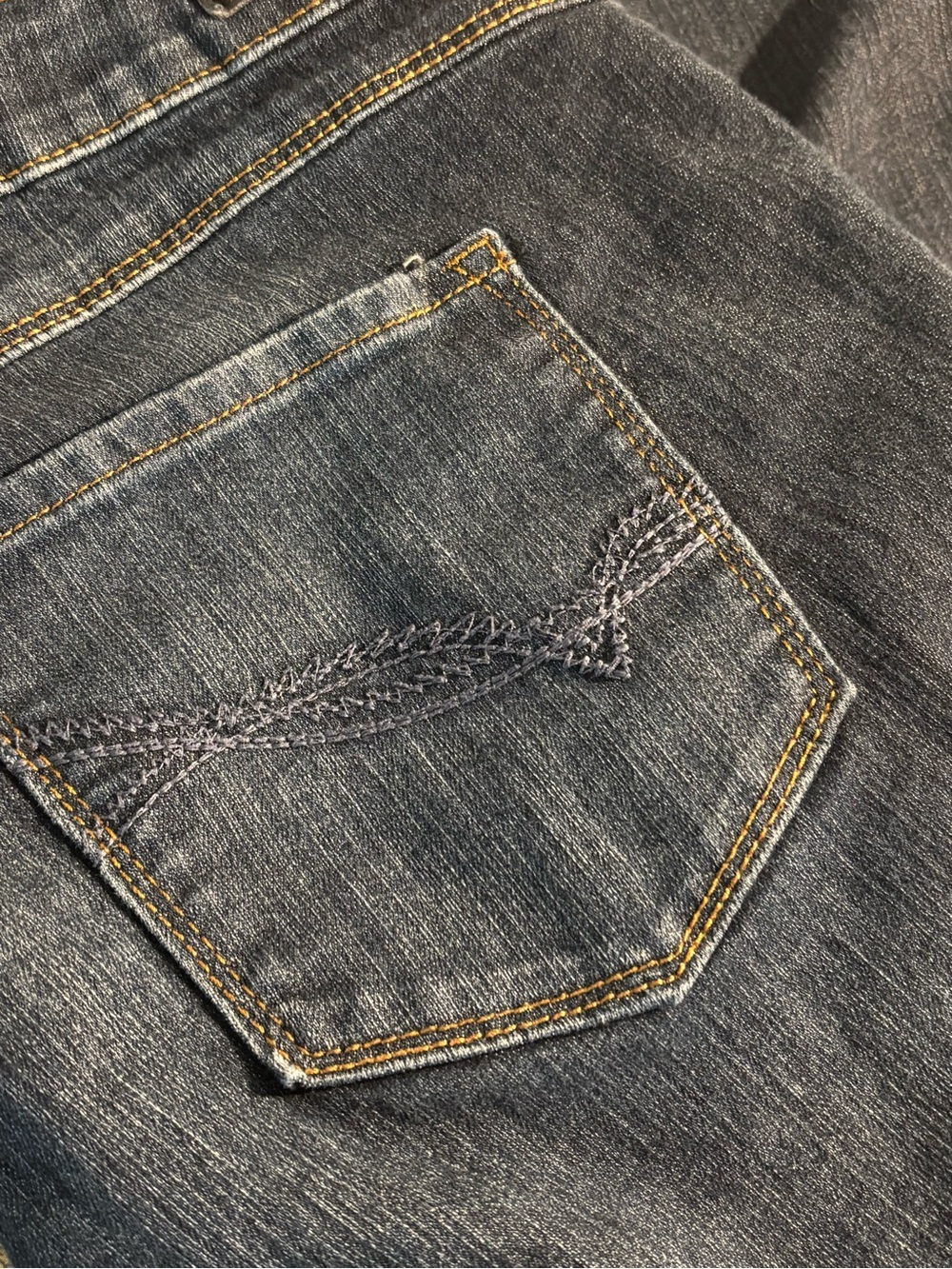 Natural Reflections Mid-Rise Straight Leg Jeans in Dark Blue with Gold Stitching
